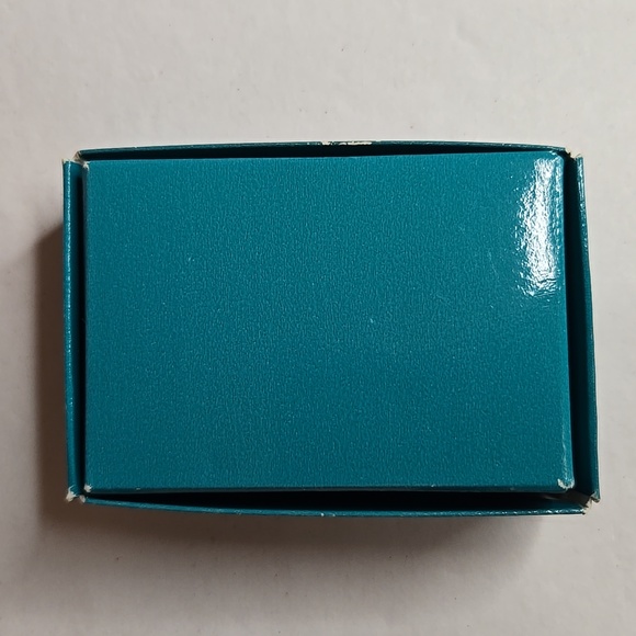 Vintage 90s NWOT 4 Strand Faux Pearl Bracelet with Gold-Tone Stations and Clasp - Picture 7 of 7